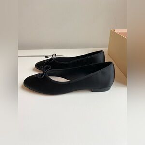 Porte & Paire Satin Ballet Flats in black size 6 NEW IN BOX